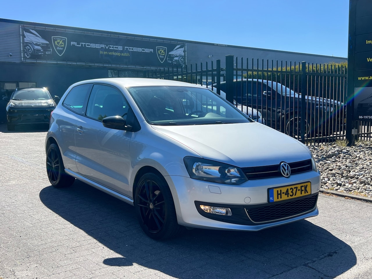 Volkswagen Polo - 1.2 TSI Highline / Stoelverwarming / Climate control / LM velgen. - AutoWereld.nl