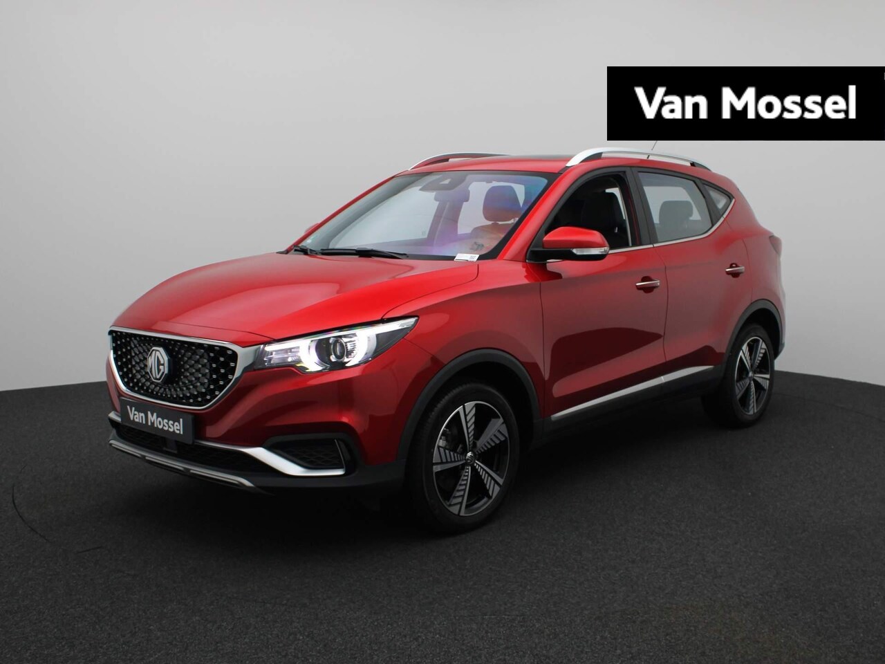 MG ZS - Luxury 45 kWh | Panoramadak | Leder | Stoelverwarming | Camera | Carplay | - AutoWereld.nl