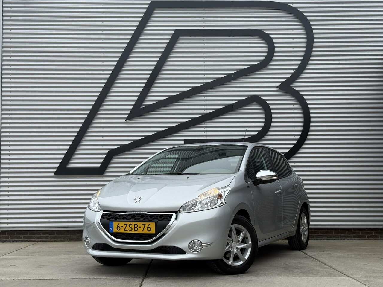Peugeot 208 - 1.2 PureTech Style Pack 2e Eigenaar|Navi|Airco|Cruise|PDC|N.A.P|Clima|APK tot 03-2027 - AutoWereld.nl