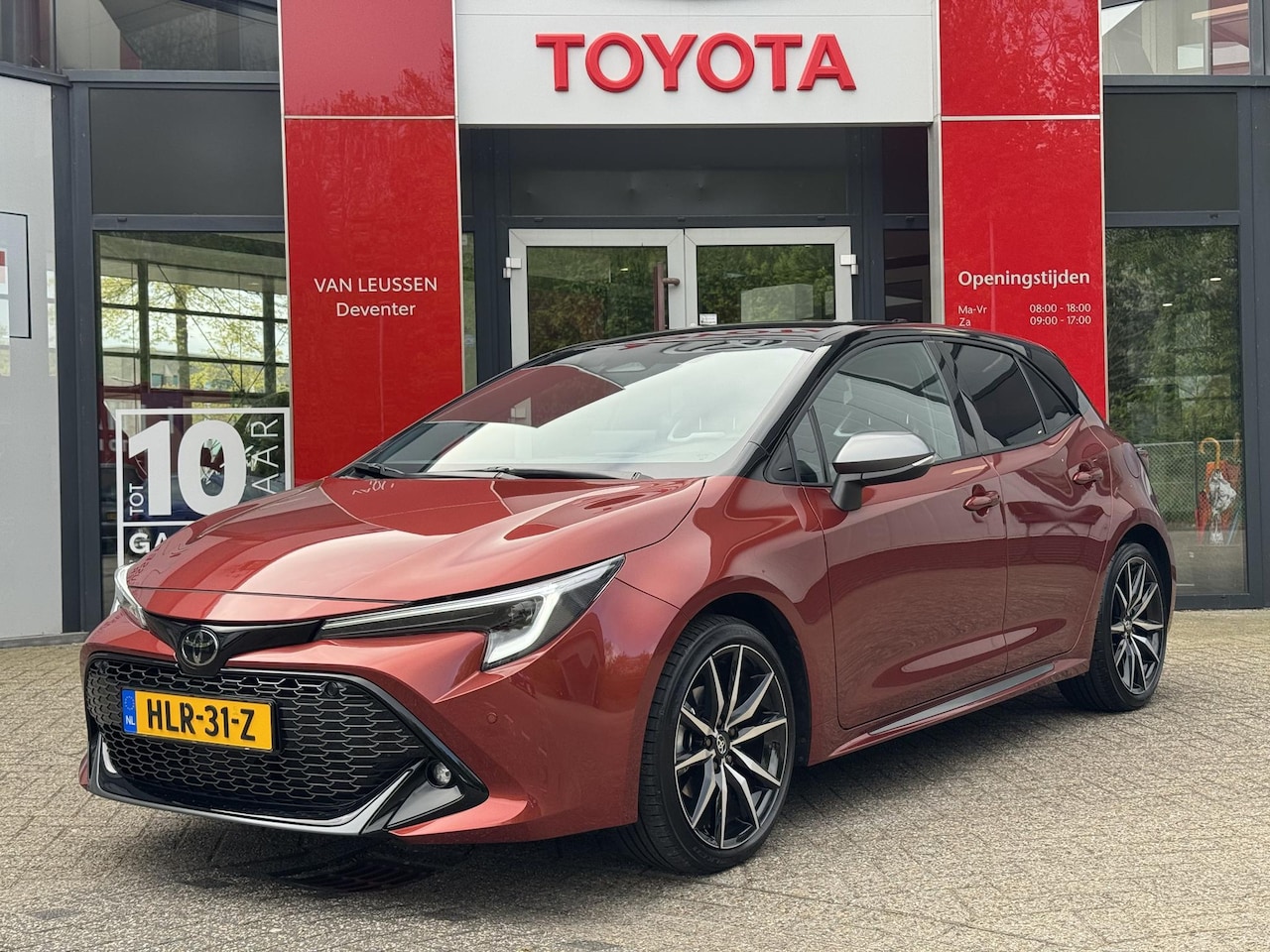 Toyota Corolla - HYBRID 140 GR-SPORT APPLE/ANDROID CARPLAY PARKEERSENSOREN V+A GAZOO RACING UITVOERING - AutoWereld.nl