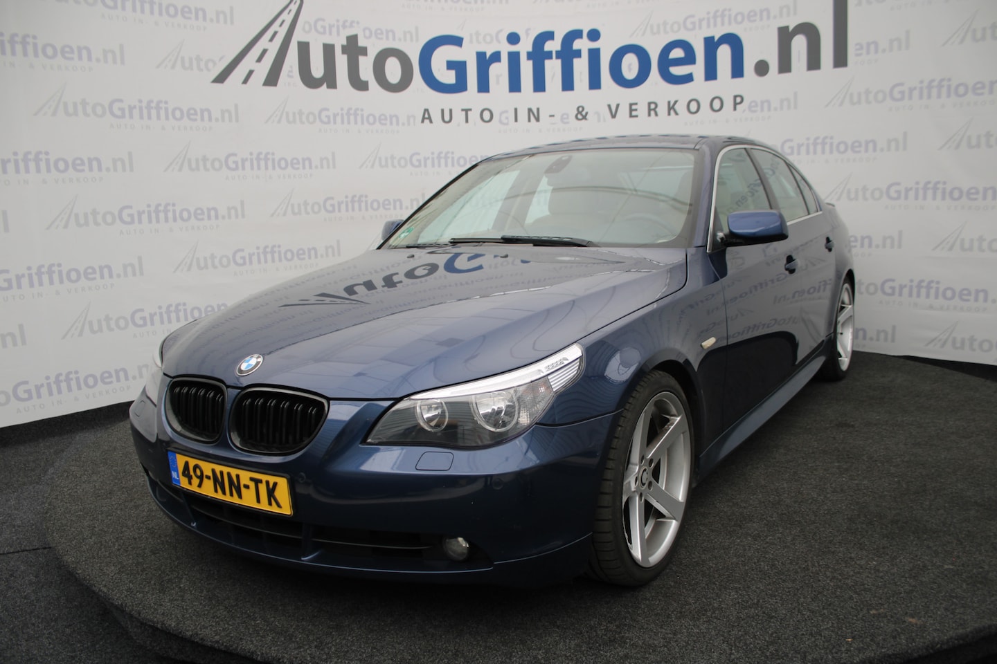 BMW 5-serie - 525i Executive nette automaat met trekhaak - AutoWereld.nl