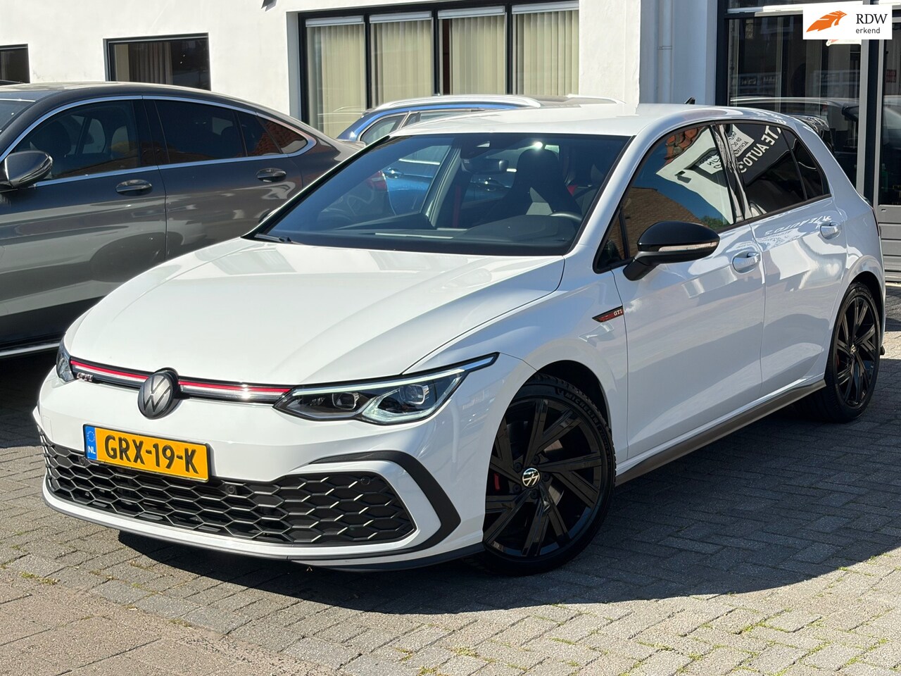 Volkswagen Golf - 2.0 TSI GTI 2.0 TSI GTI, Stoel/ stuurverwarming, Virtual cockpit, Apple carplay, Spoiler - AutoWereld.nl