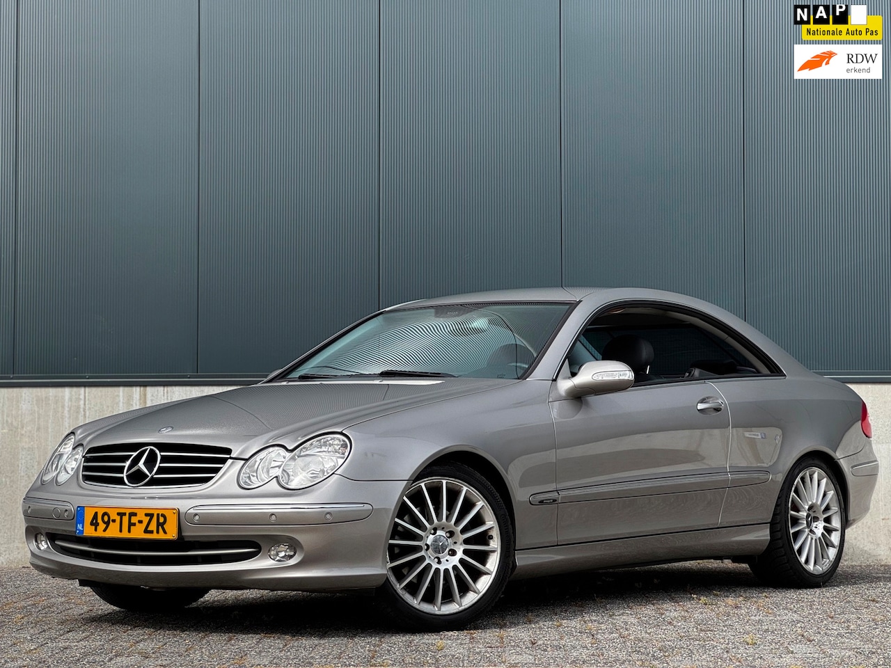 Mercedes-Benz CLK-klasse Coupé - 240 Avantgarde|AUT|NAVI|LEDER|PSENSOR|2XSLEUTELS| - AutoWereld.nl