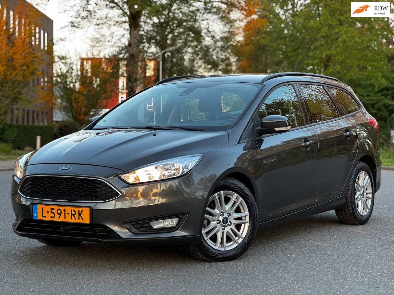 Ford Focus Wagon - 1.0 Titanium Edition 1.0 Titanium Edition - AutoWereld.nl