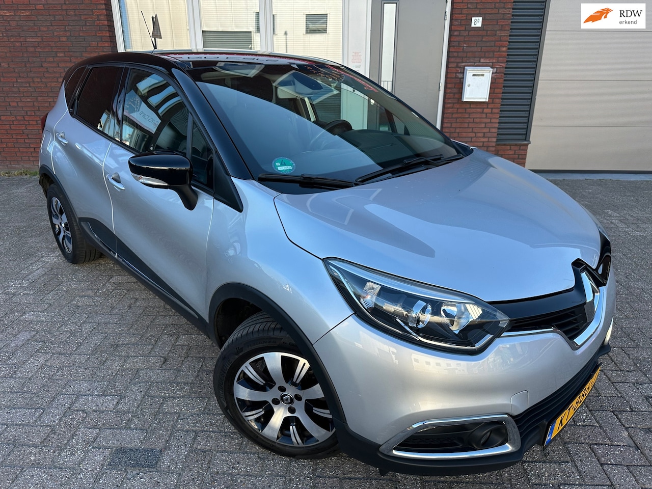 Renault Captur - 1.2 TCe Dynamique / Navi / Camera / PDC / AUT - AutoWereld.nl