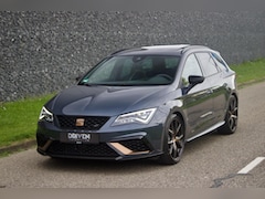 SEAT Leon Sportstourer - CUPRA R ST 300 | Carbon - Brembo - Pano - Beats
