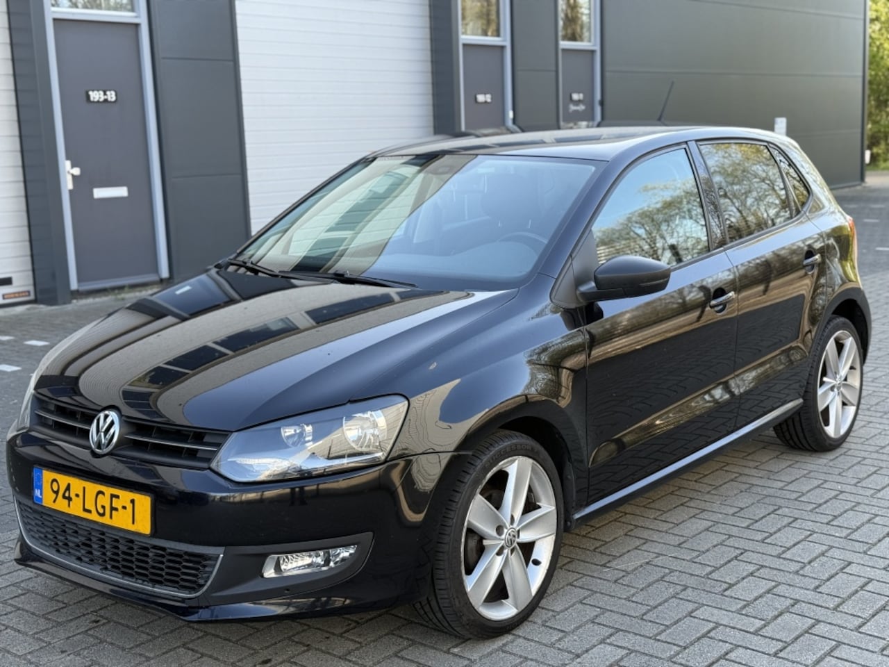 Volkswagen Polo - 1.2 TSI Highline AUTOMAAT 5DRS | ELEK pakket | CV | NAP | CLIMA - AutoWereld.nl