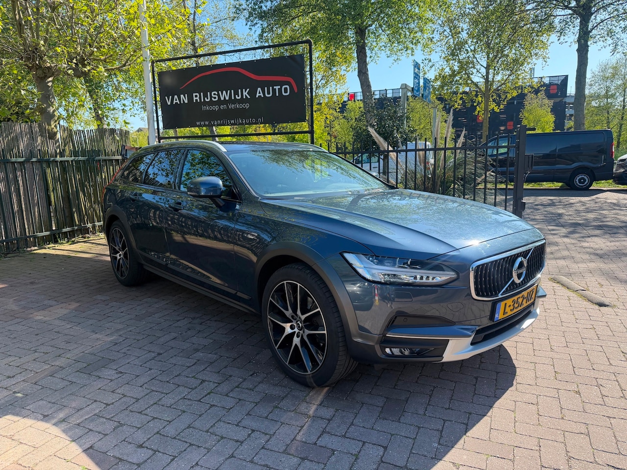 Volvo V90 Cross Country - 2.0 D5 AWD Pro 235PK Camera Ex Bpm Dealer Ond - AutoWereld.nl
