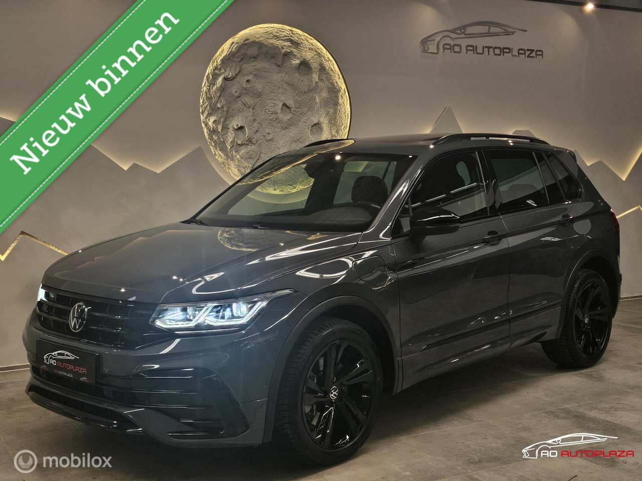 Volkswagen Tiguan - 1.4 TSI eHybrid R-Line Panorama/Keyless/Trekhaak - AutoWereld.nl