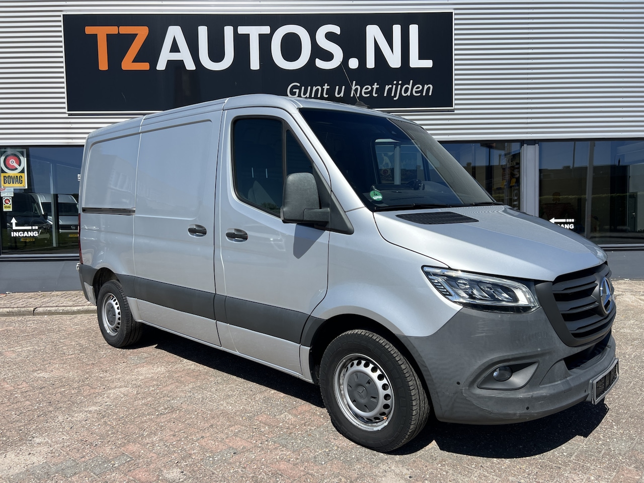 Mercedes-Benz Sprinter - 314 CDI L1H1 Navi/Camera/Led/Distronic/Bott Inrichting - AutoWereld.nl