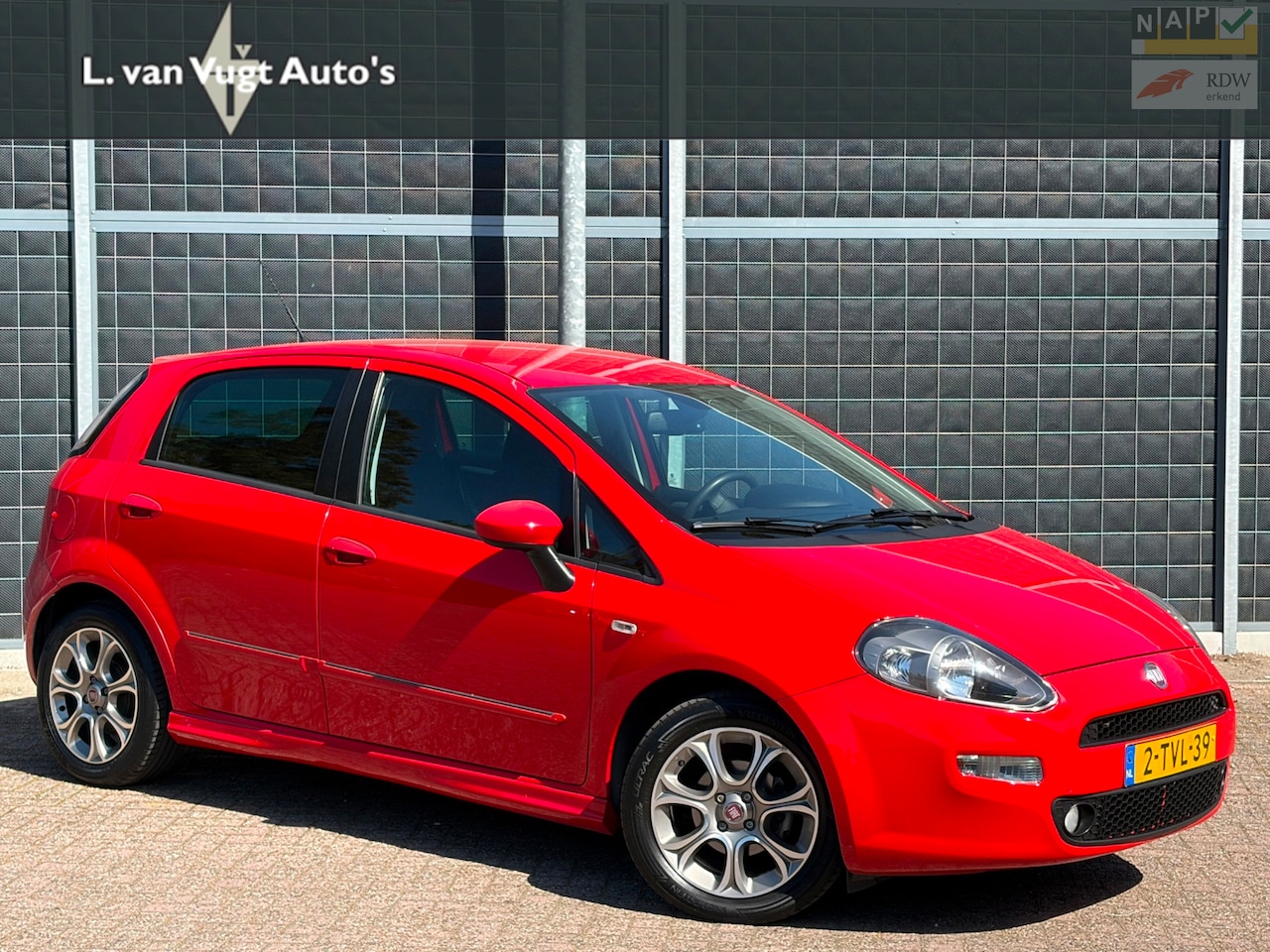 Fiat Punto Evo - 0.9 TwinAir | Lounge | Clima | incl. 1 jaar Garantie | Rosso - AutoWereld.nl