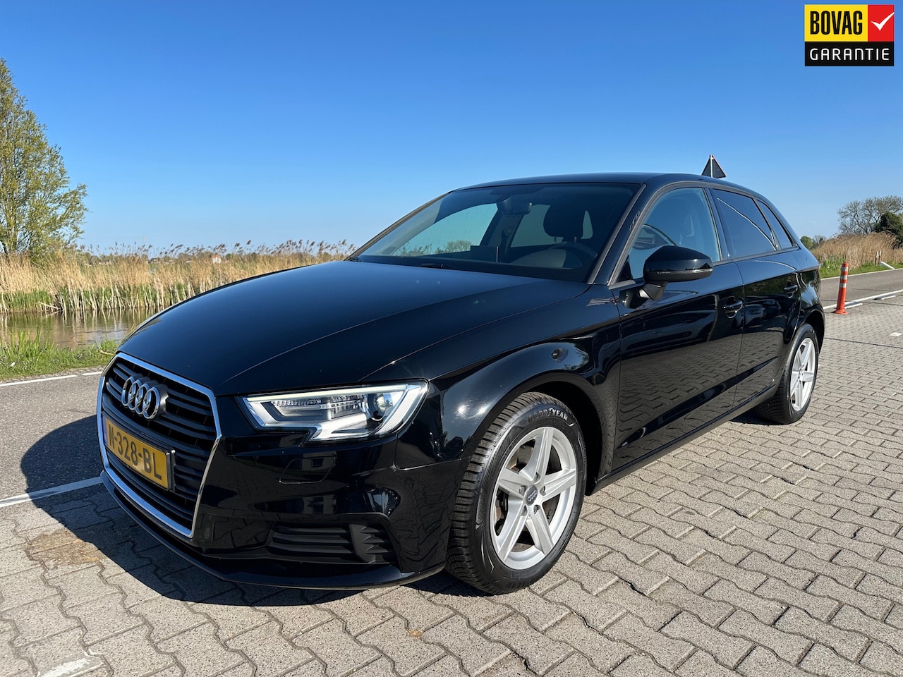 Audi A3 Sportback - 1.0 TFSI Design Pro Line 1.0 TFSI Design Pro Line, Schuifdak, Trekhaak, Stoelverwarming - AutoWereld.nl