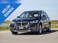 BMW X1 - xDrive25e Executive BEIGE LEER / CAMERA / CARPLAY / HEAD UP DISPLAY / LED / CRUISE CONTROL