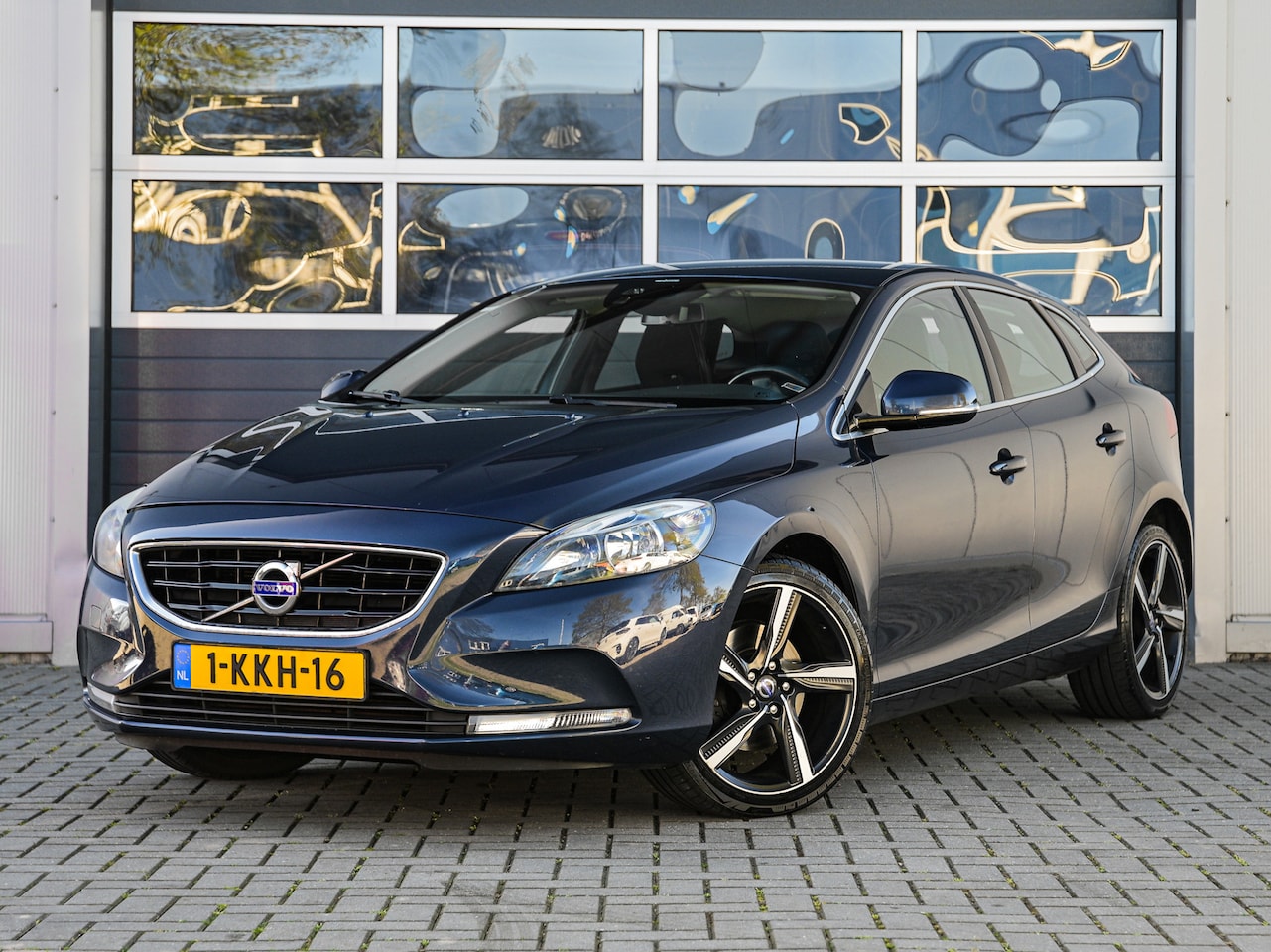 Volvo V40 - 1.6 T3 150pk Momentum | Navi | Camera | Climate control | Cruise control | PDC - AutoWereld.nl