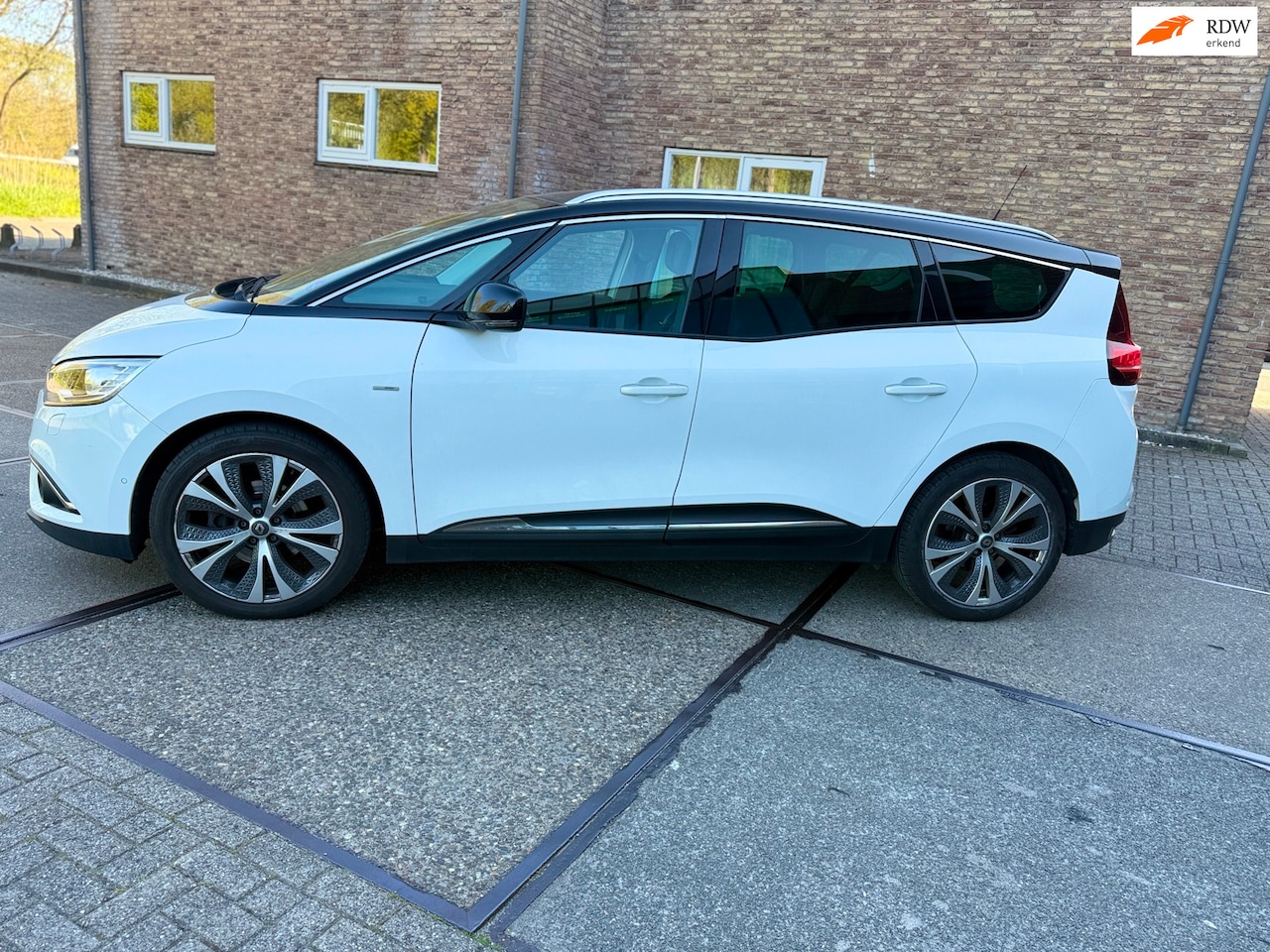 Renault Grand Scénic - 1.3 TCe Bose / NAvigatie/stoeverw/parkeerass/bosse uitvoering - AutoWereld.nl