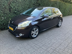 Peugeot 208 - 1.4 VTi Allure