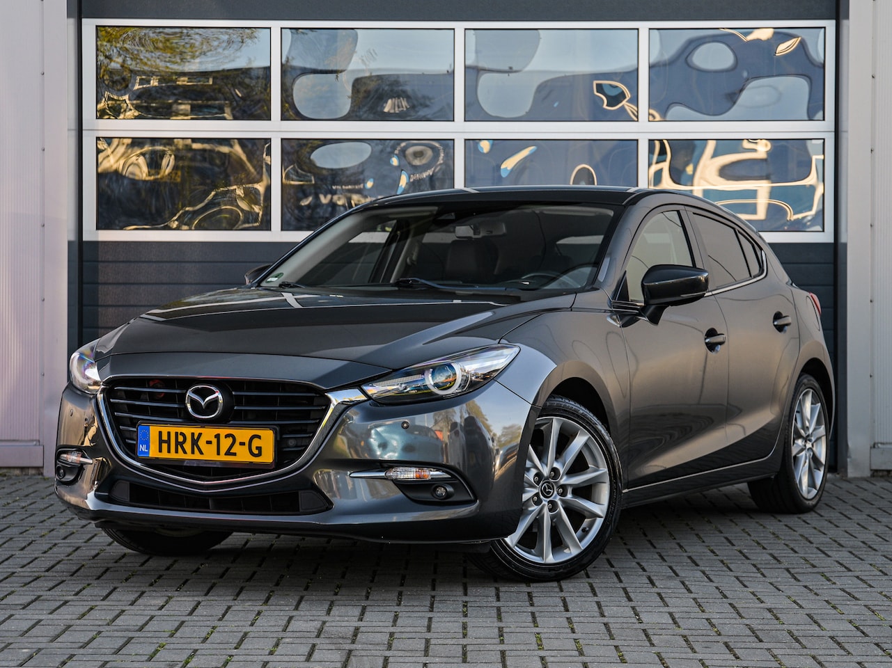 Mazda 3 - 2.0 SkyActiv-G 120 GT-M | Leder | Xenon | Keyless | Camera | Stoel+stuurverwarming | Bose - AutoWereld.nl