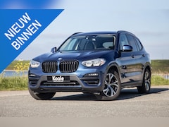 BMW X3 - xDrive30e Executive BLACK LINE / PANORAMA DAK / CARPLAY / LEER / STOELVERWARMING / CAMERA