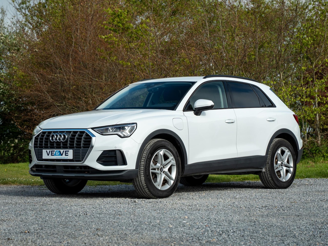 Audi Q3 - 45 TFSI e // PDC // Stoelverwarming // Camera // Navigatie - AutoWereld.nl