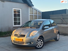 Toyota Yaris - 1.0 VVTi + | Airco | El. Ramen | Sportvelgen | Parkeersensoren | Onderhoudshistorie | Rijd