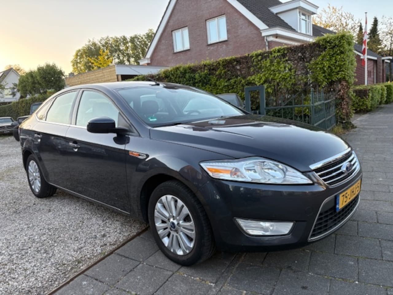 Ford Mondeo - 2.0-16V Ghia LE 1ste Eig Zeer netjes! - AutoWereld.nl