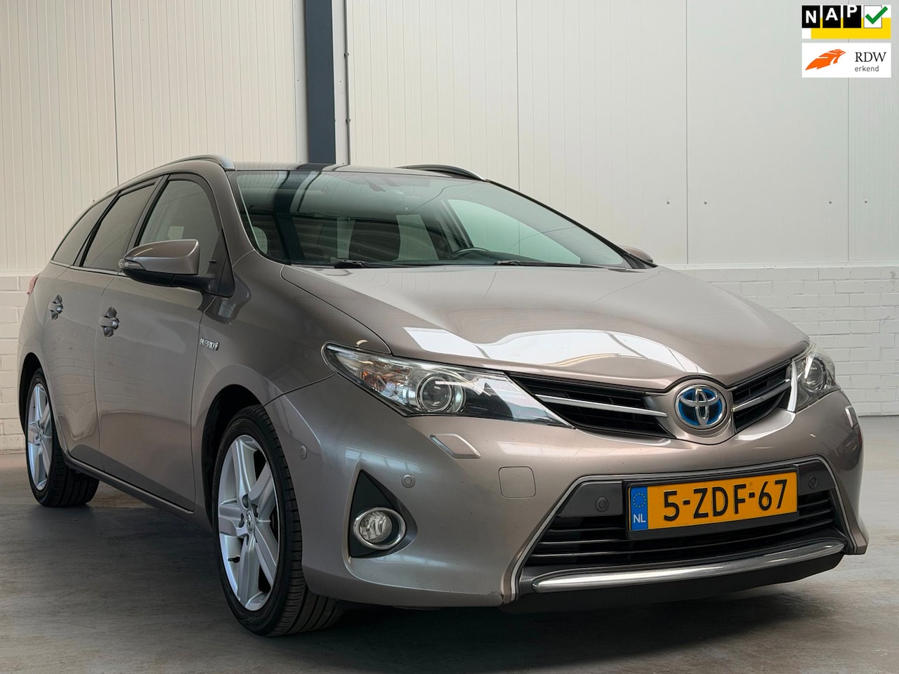 Toyota Auris Touring Sports - 1.8 Hybrid Lease+|Camera|Pano|Dealer O.H. - AutoWereld.nl