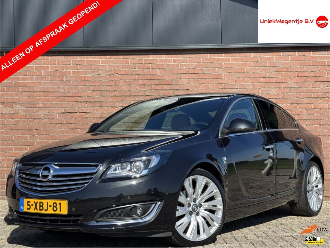 Opel Insignia - 1.6 T COSMO | NL-AUTO! | OPC! | LEDER! - AutoWereld.nl