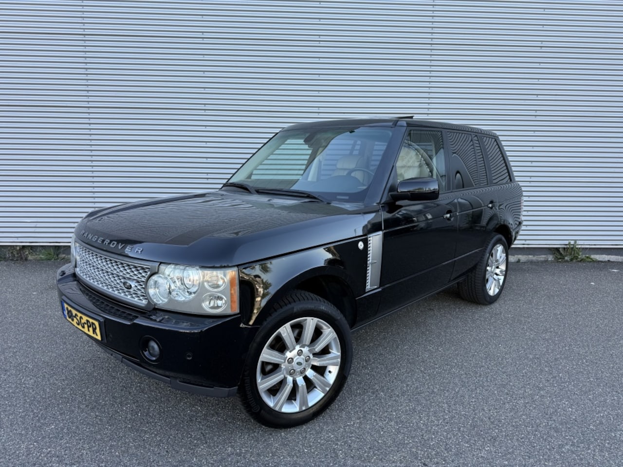 Land Rover Range Rover - 4.4 V8 Vogue NAP BTW Auto Pano Harman Kardon Leer Trekhaak - AutoWereld.nl