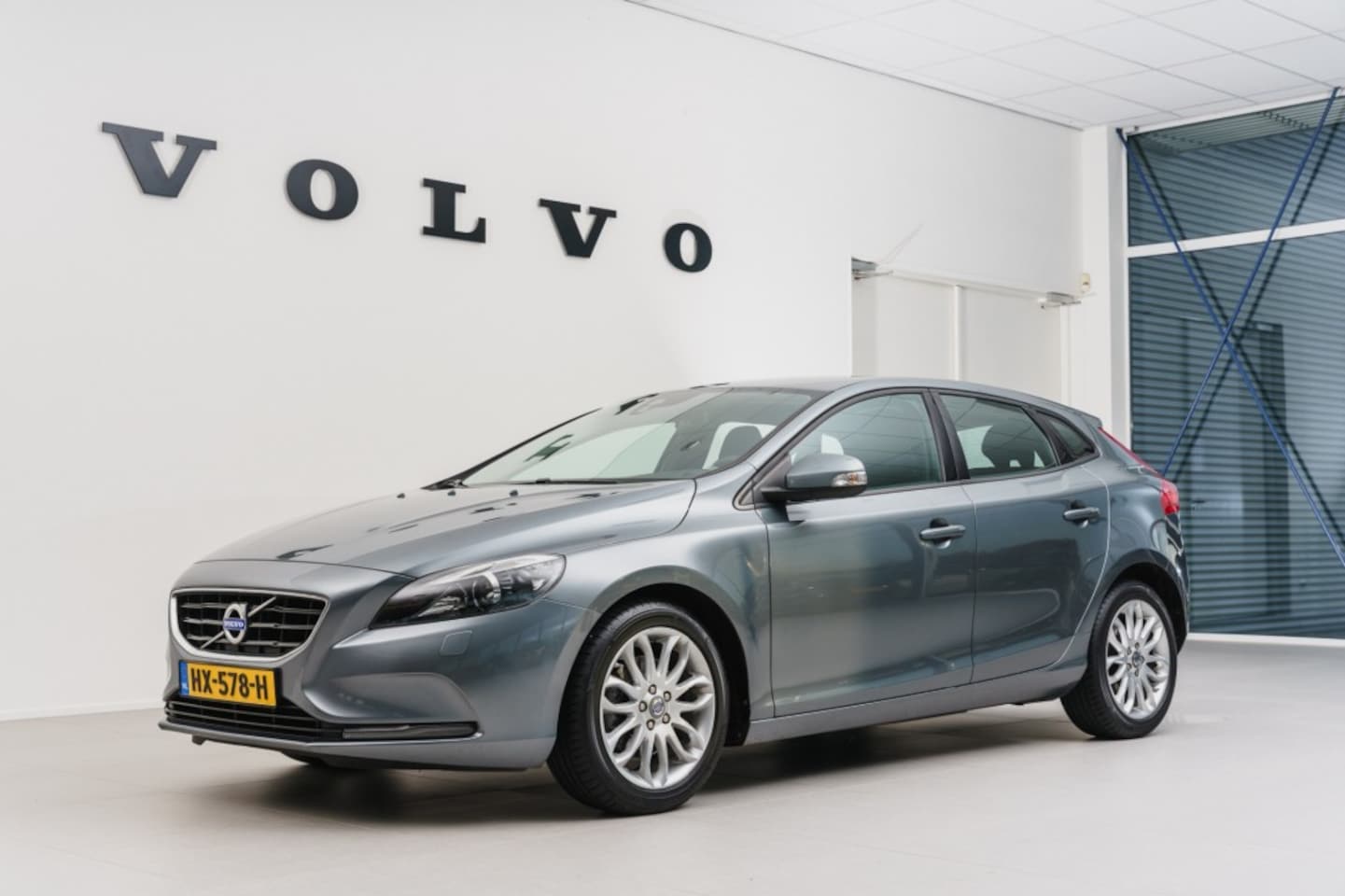Volvo V40 - T2 Kinetic - AutoWereld.nl