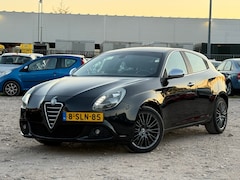 Alfa Romeo Giulietta - 1.4 T Distinctive/ AUTOMAAT