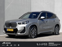 BMW X1 - xDrive25e M-Sport / Dealer onderhouden / 1.700 kg trekgewicht / Elektrische klep / Navigat