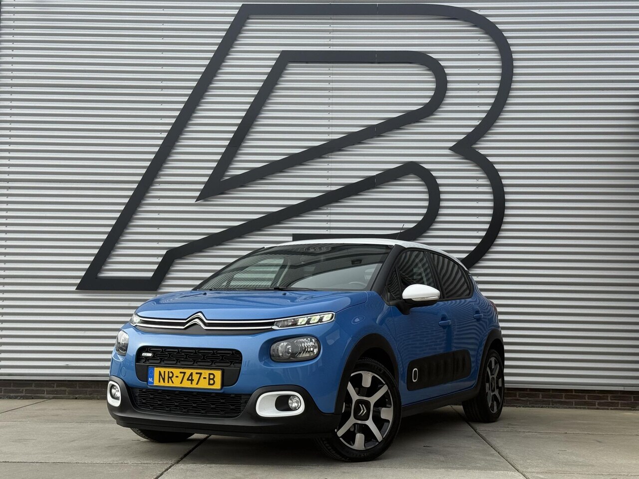 Citroën C3 - 1.2 PureTech S&S Shine 2e Eigenaar|Navi|Camera|Clima|Cruise|PDC|Trekhaak|Carplay|N.A.P|APK - AutoWereld.nl