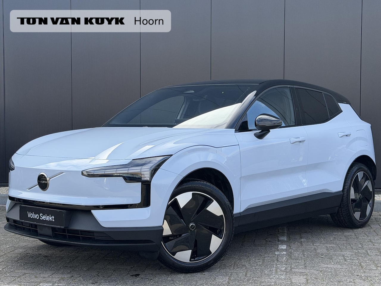 Volvo EX30 - Single Motor Extended Range Plus 69 kWh climate line/ extra getint glas/ 19 inch/  SOH 97 - AutoWereld.nl