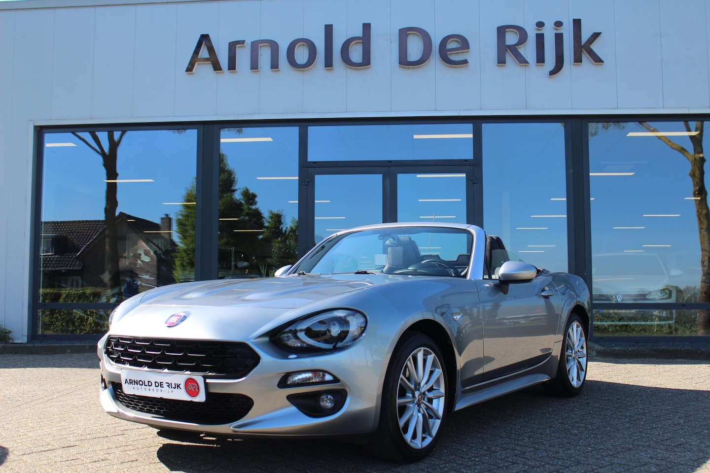 Fiat 124 Spider - 1.4 MultiAir Turbo Lusso AUTOMAAT - AutoWereld.nl