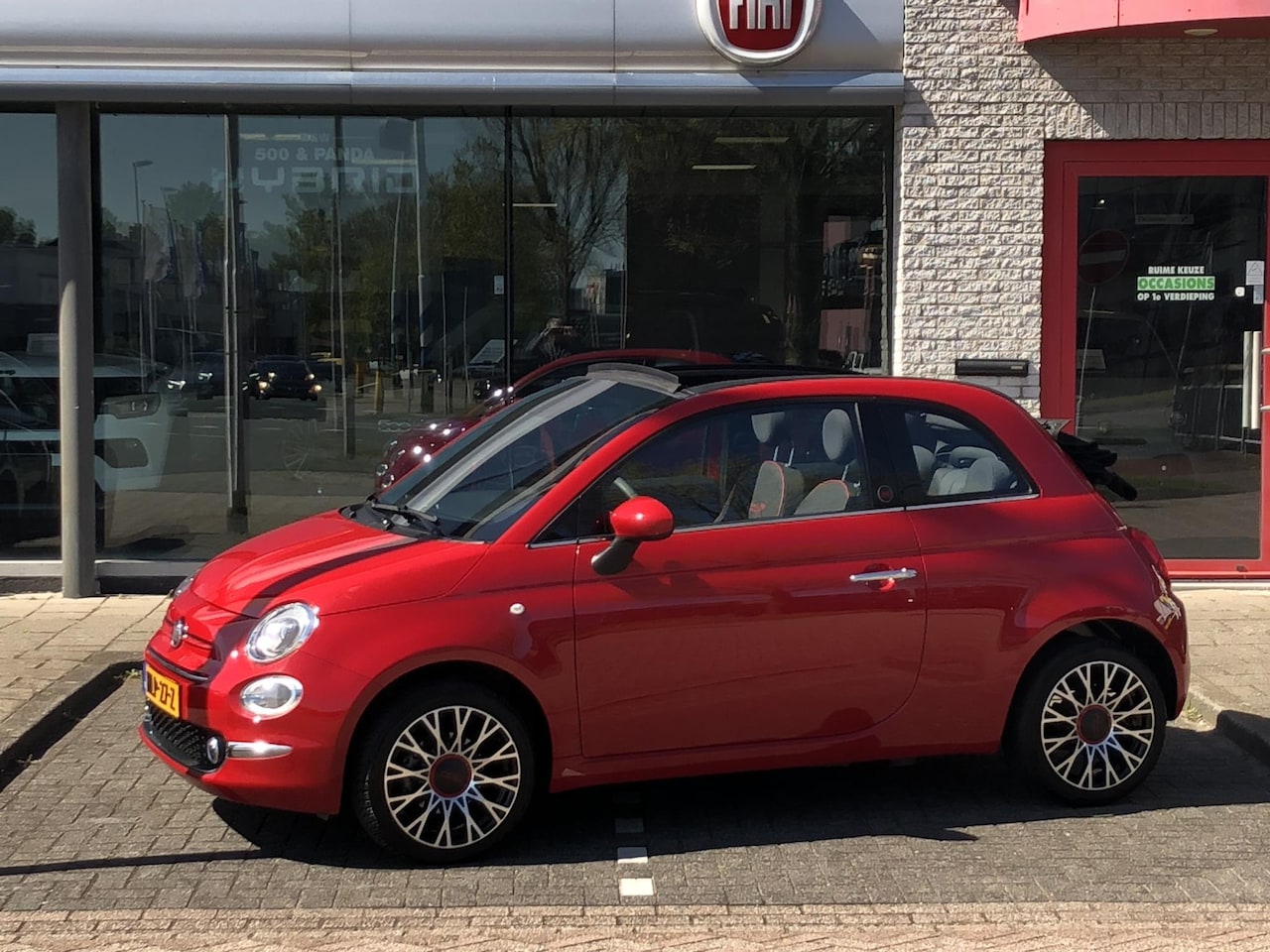 Fiat 500 C - 1.0 Hybrid Red NAVI|CLIMATE|APPLE/ANDROID|PDC|16" - AutoWereld.nl