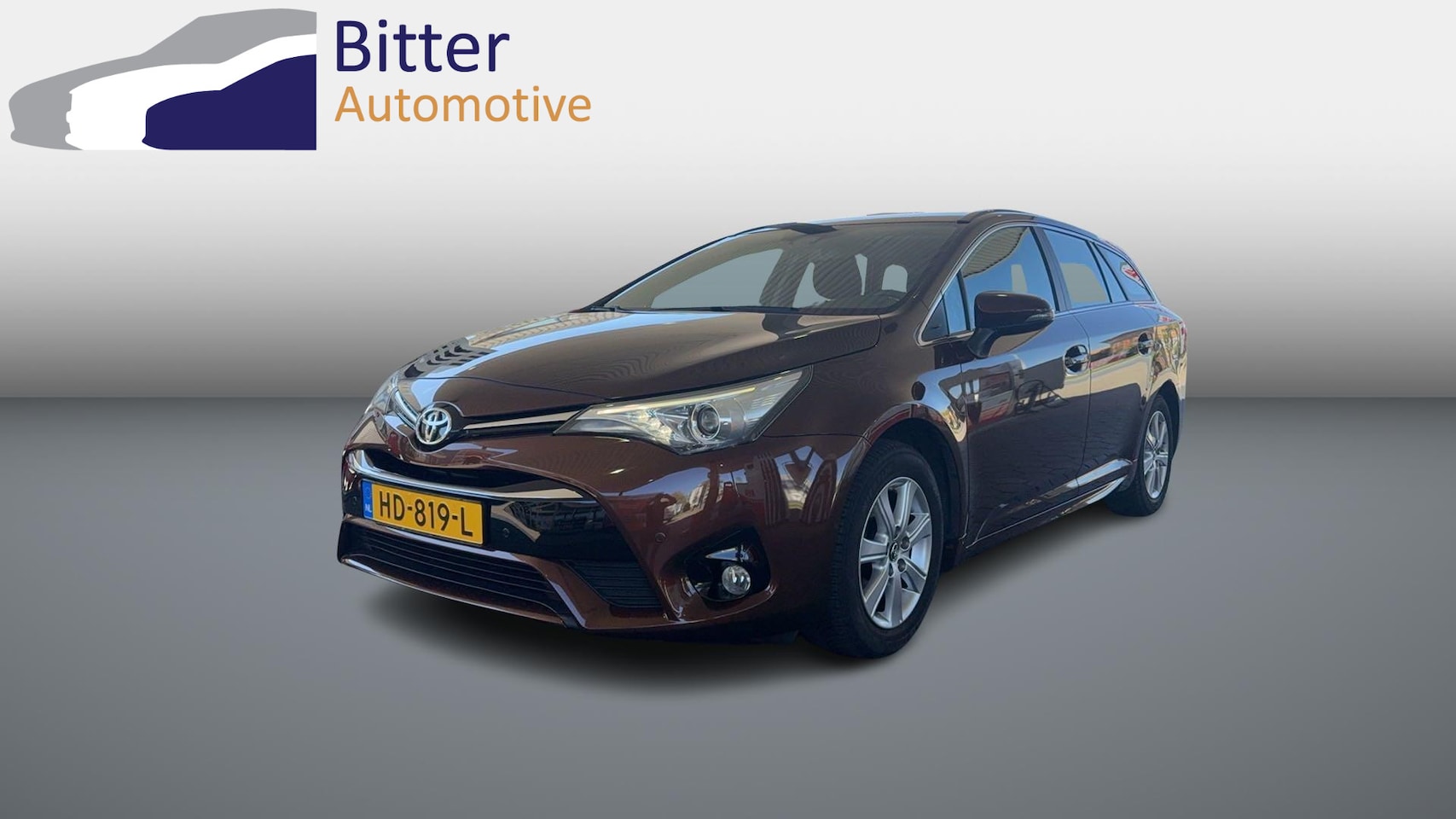 Toyota Avensis Touring Sports - 1.6 VVT-i Aspiration Carplay /NL Auto - AutoWereld.nl