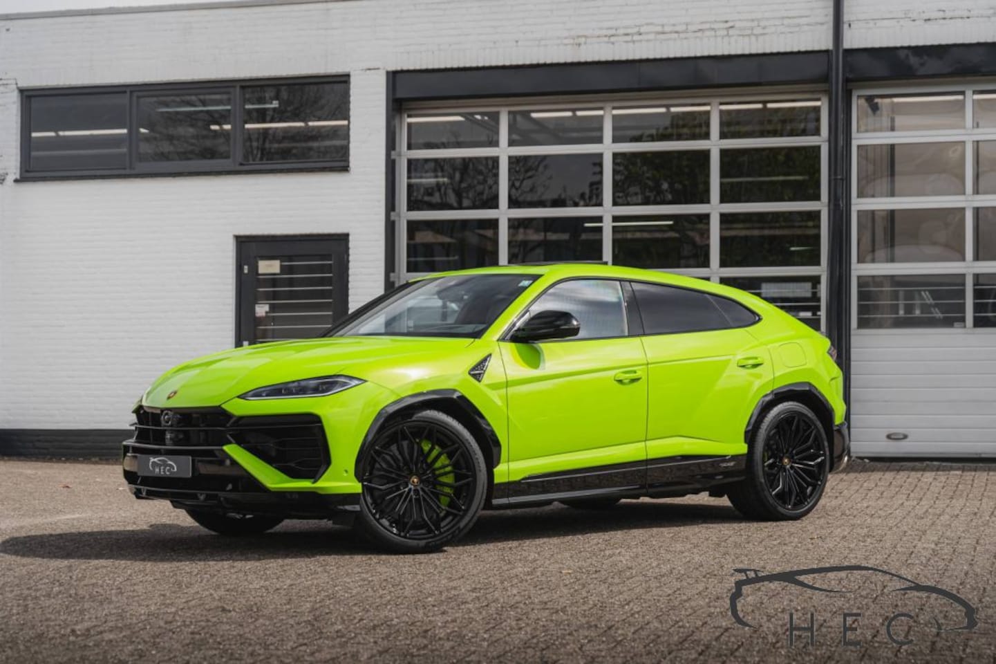 Lamborghini Urus - 4.0 V8 Hybrid SE 4.0 V8 Hybrid SE - AutoWereld.nl
