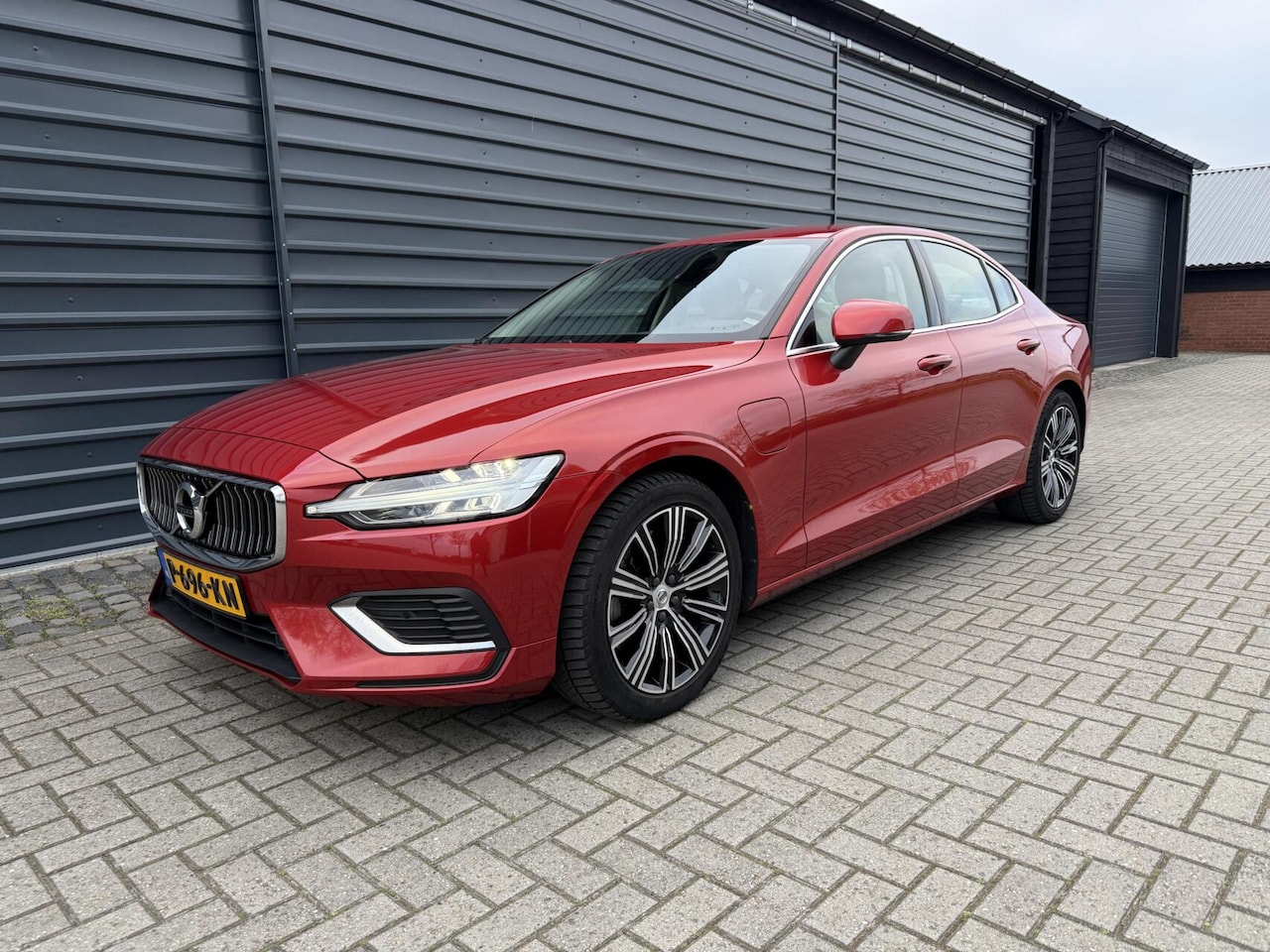 Volvo S60 - 2.0 Recharge T6 AWD Plugh-in harman/ kardon Inscription Leder - AutoWereld.nl