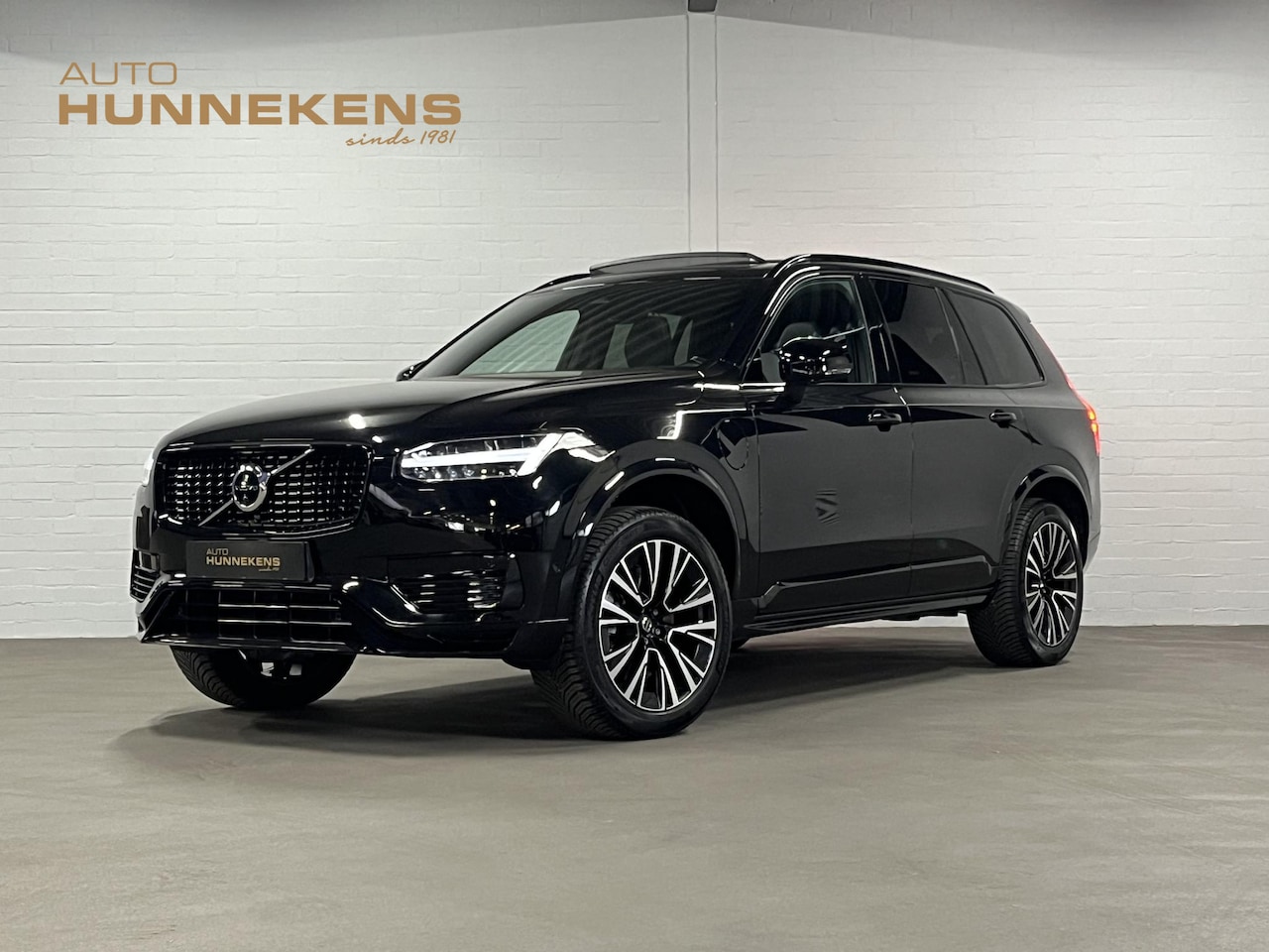 Volvo XC90 - 2.0 T8 Recharge AWD Plus Dark Long Range | Trekhaak | Open dak | Adapt. cruise | 360 camer - AutoWereld.nl