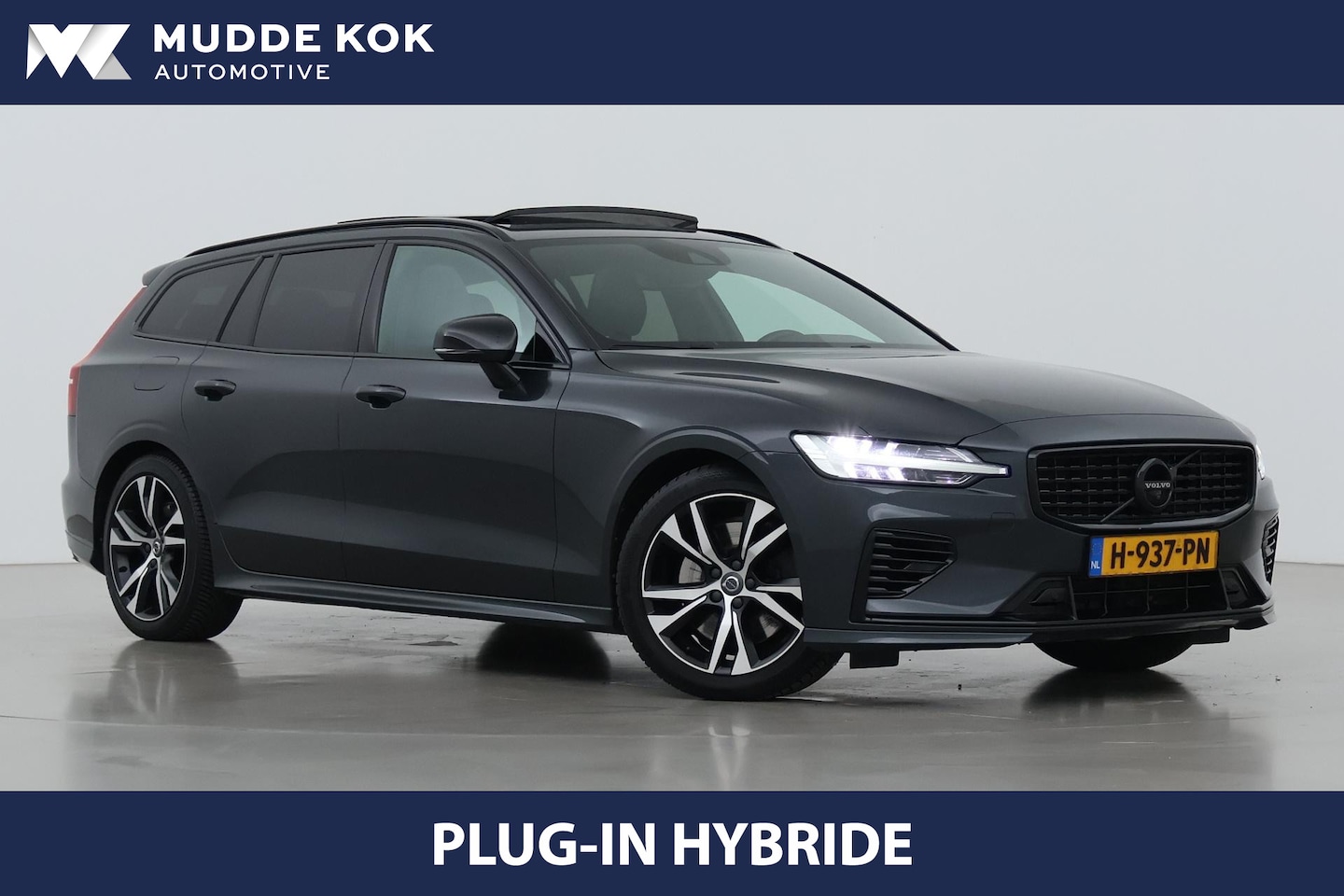 Volvo V60 - T6 Twin Engine R-Design | Incl. BTW | Panoramadak | 360° Camera | Trekhaak | ACC - AutoWereld.nl
