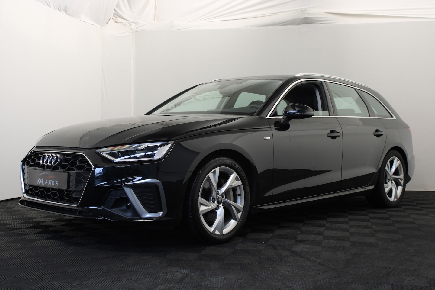 Audi A4 Avant - 40 TFSI S edition 40 TFSI S edition - AutoWereld.nl