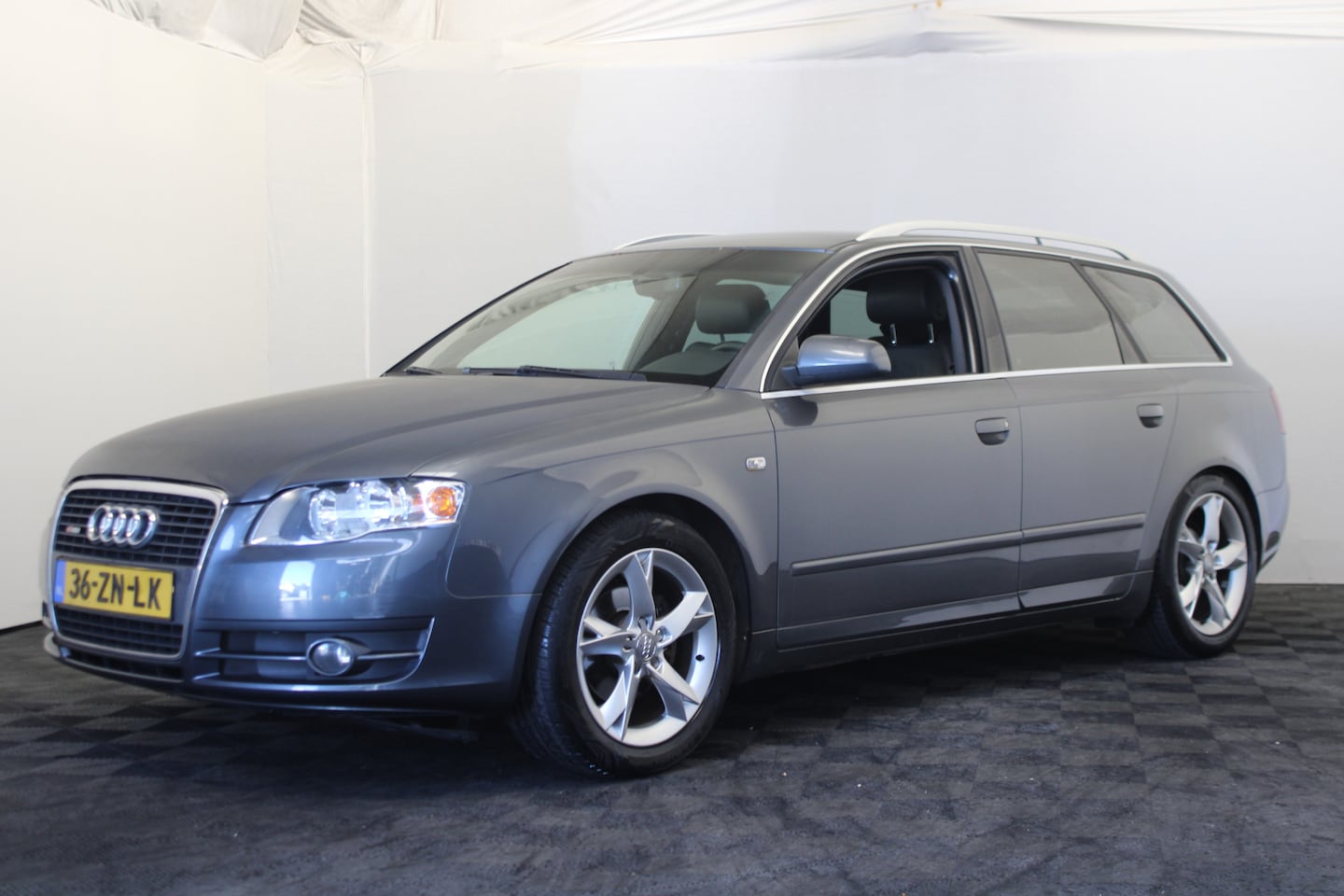 Audi A4 Avant - 2.0 TDI Pro Line *Koningsdag open* - AutoWereld.nl