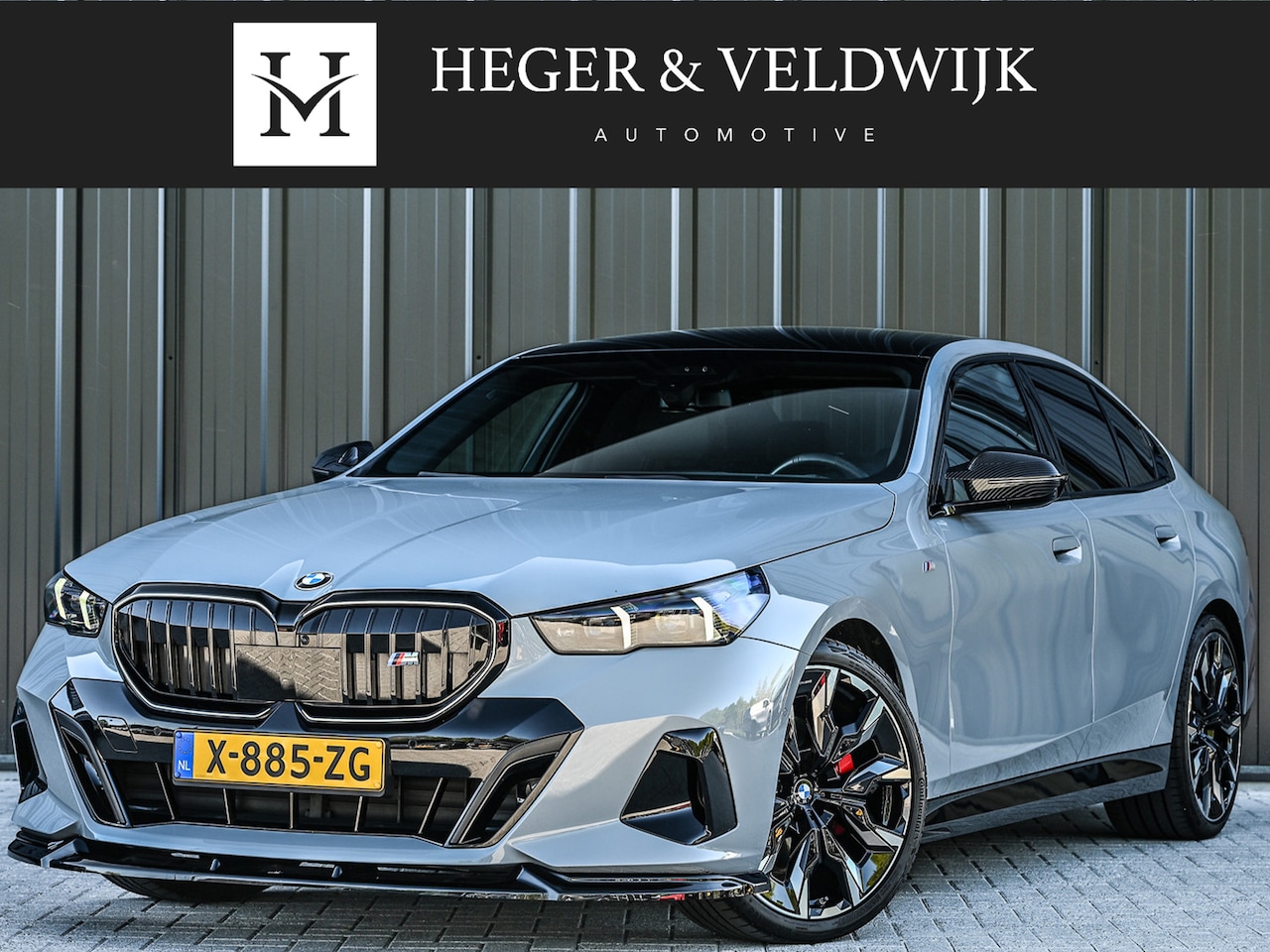 BMW 5-serie - 520i M sport | Iconic glow | M-Sport brake | NL-Auto | Shadowline lights | Panorama dak | - AutoWereld.nl