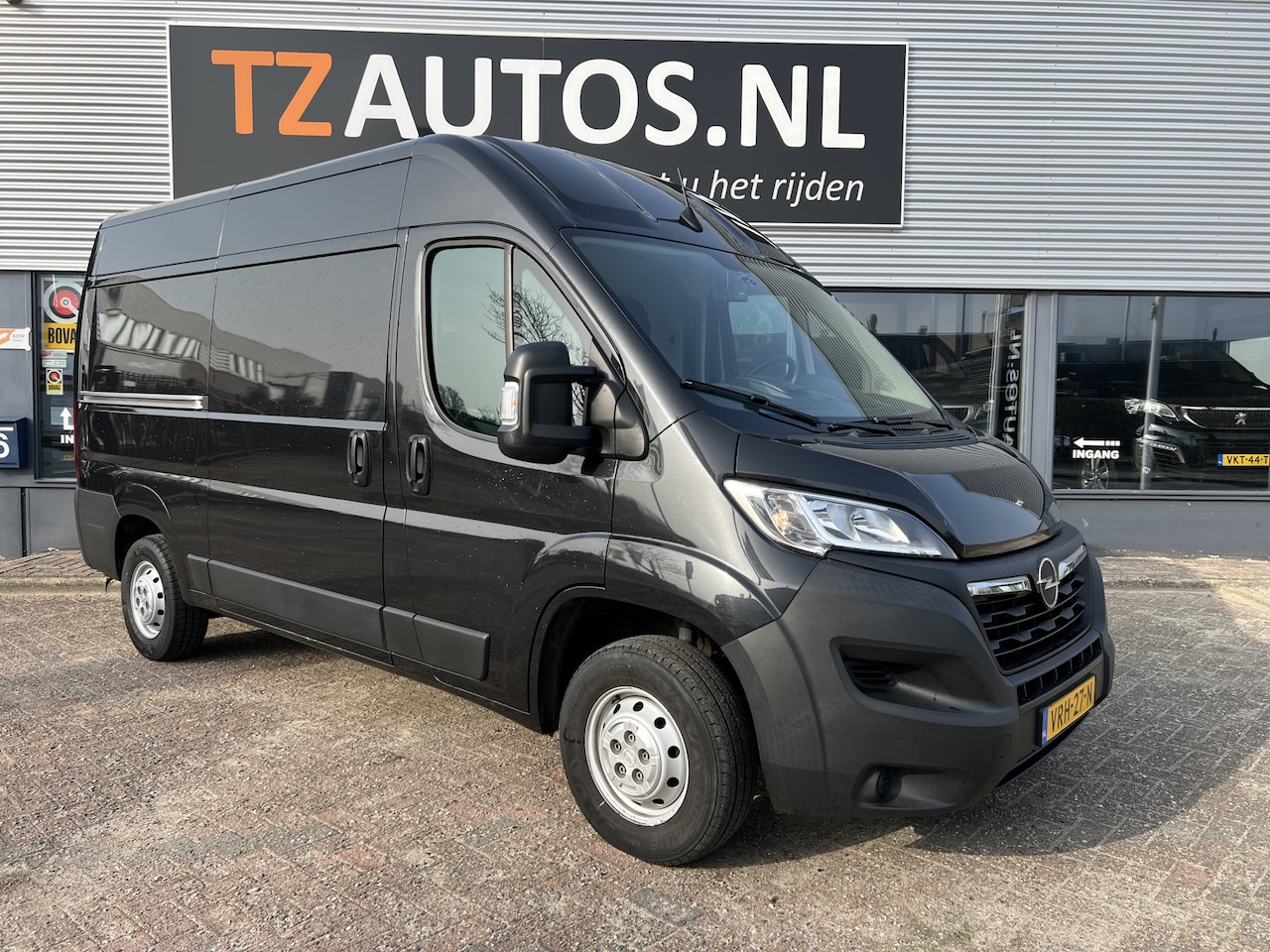 Peugeot Boxer - 35 2.2 HDi 165 L2H2 Edition - AutoWereld.nl
