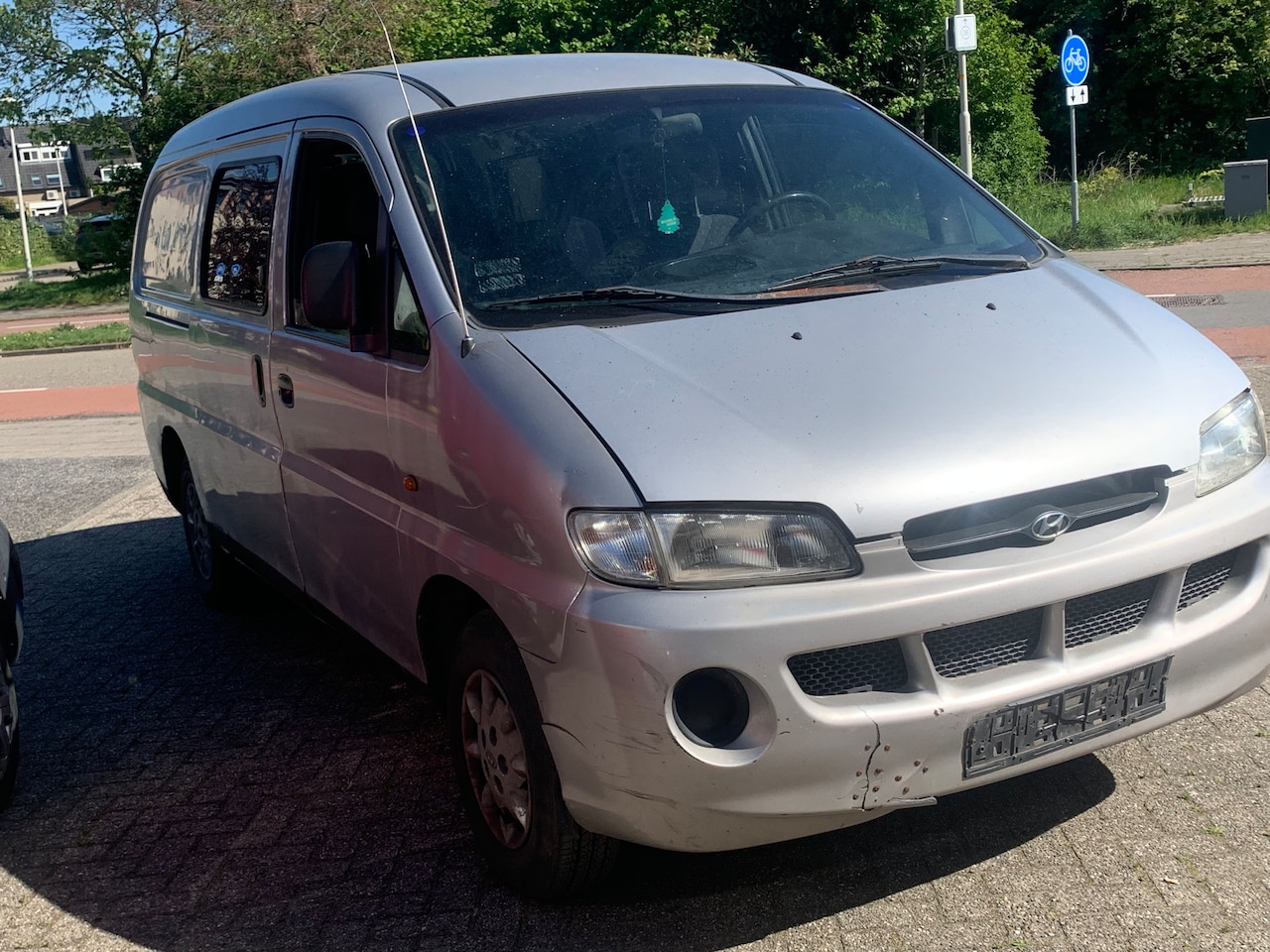 Hyundai H 200 - 2.5 lang - AutoWereld.nl