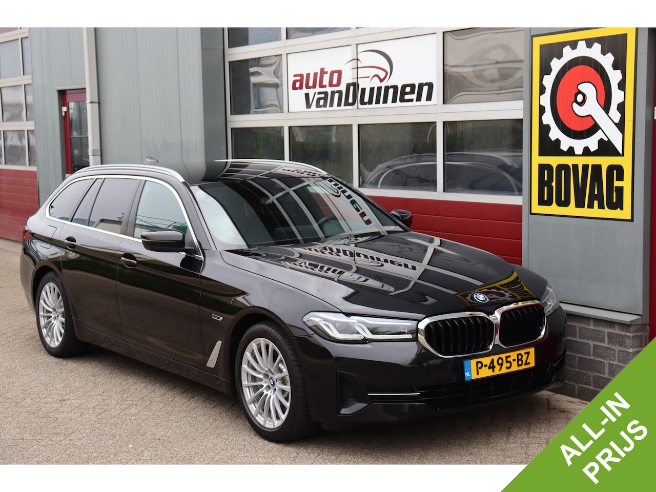 BMW 5-serie Touring - 520e Business Edition Plus O.a: Trekhaak, PDC, Camera, Stoelverw, Carplay, Etc. All-in pri - AutoWereld.nl