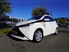 Toyota Aygo - 1.0 VVT-i 69pk 5D X-Play Airco LM Multimedia