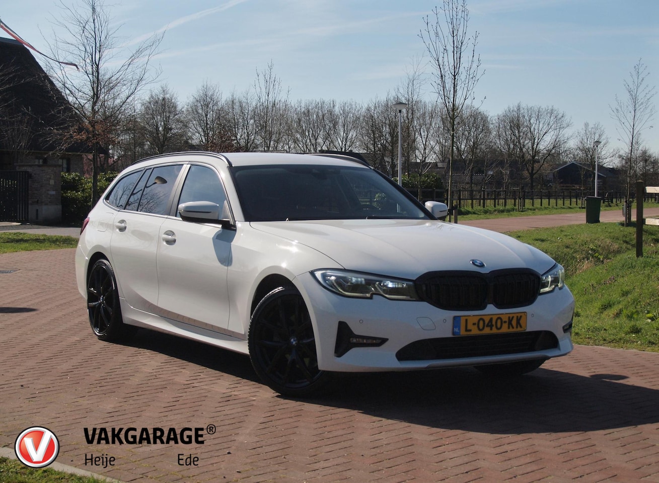 BMW 3-serie Touring - 320e Business Edition Plus | 19 Inch Velgen | Trekhaak | Laser Led koplampen | NL-Auto | - AutoWereld.nl