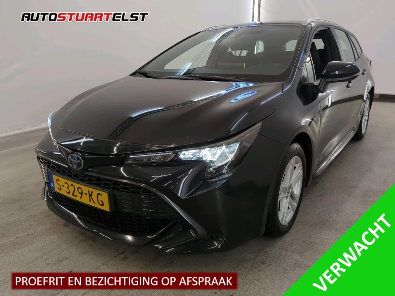 Toyota Corolla Touring Sports - 1.8 Hybrid Active 1e Eigenaar | Volledig Onderh | BTW | NAP | Camera | Navi | Carplay | AC - AutoWereld.nl