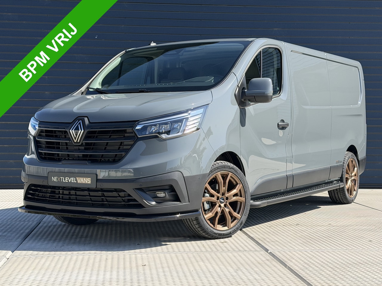 Renault Trafic - 2.0 Blue dCi 150 PK T30 L2H1 Extra / Next Level Edition / Led / Camera / Navigatie - AutoWereld.nl
